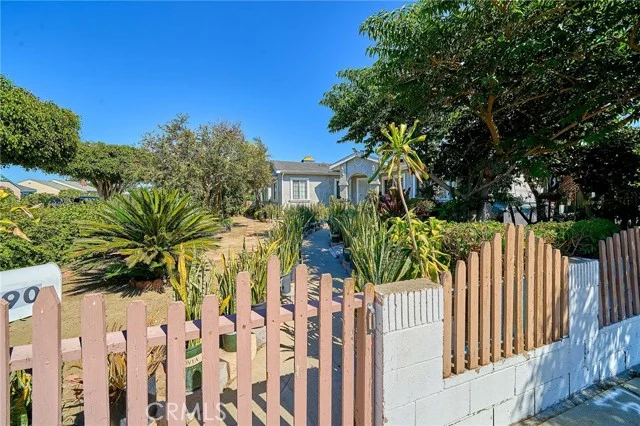 1390 W 33rd Street photo 4