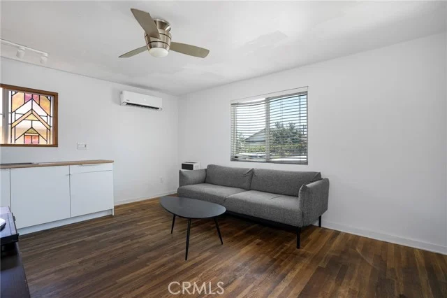 826 Geraghty Avenue photo 4
