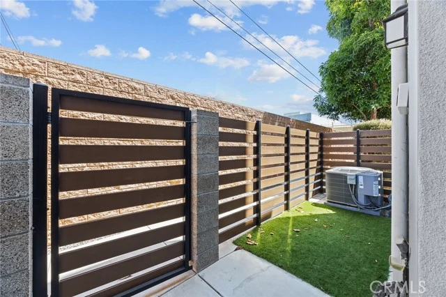 14404 Kiwi Lane #6 photo 4