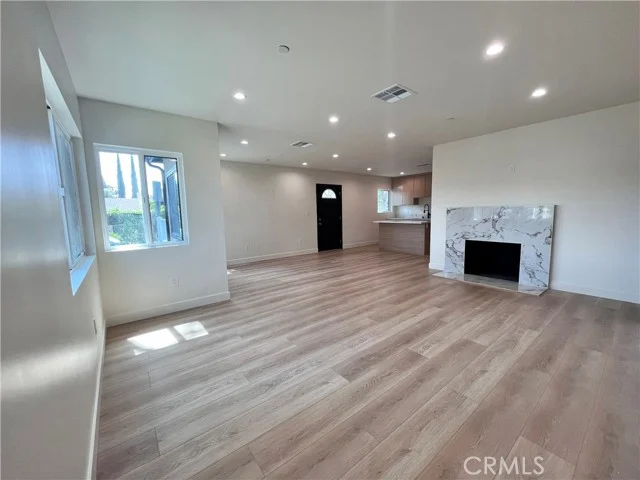 6305 Carpenter photo 4