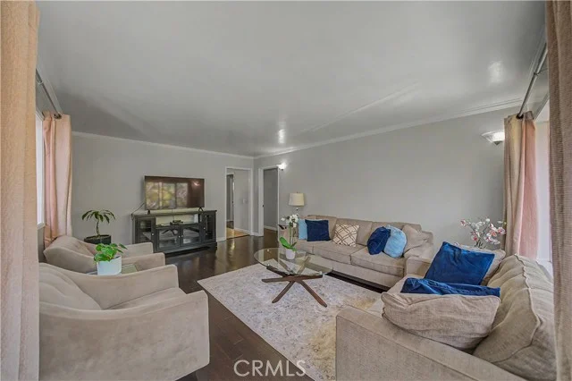 2456 Endicott photo 3