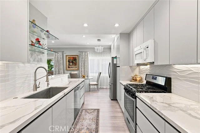 14607 Erwin Street #107 photo 5