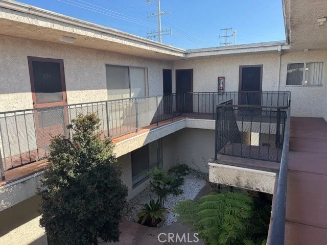 25711 Frampton photo 4