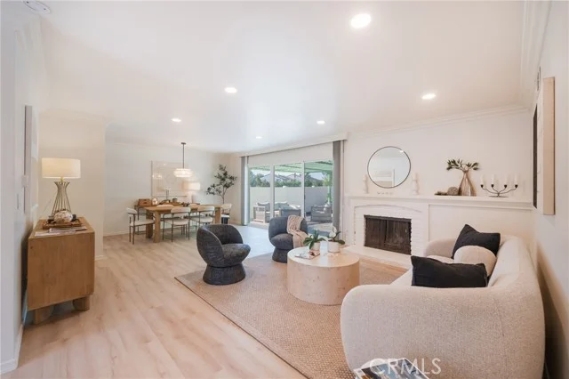 27945 Alvarez photo 2