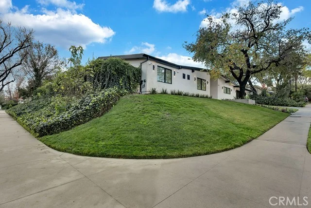 5330 Dubois Avenue photo 3
