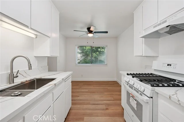11813 Runnymede Street #27 photo 4
