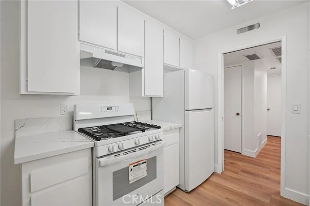 11813 Runnymede Street #27 photo 5