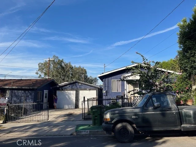656 S Mott photo 4