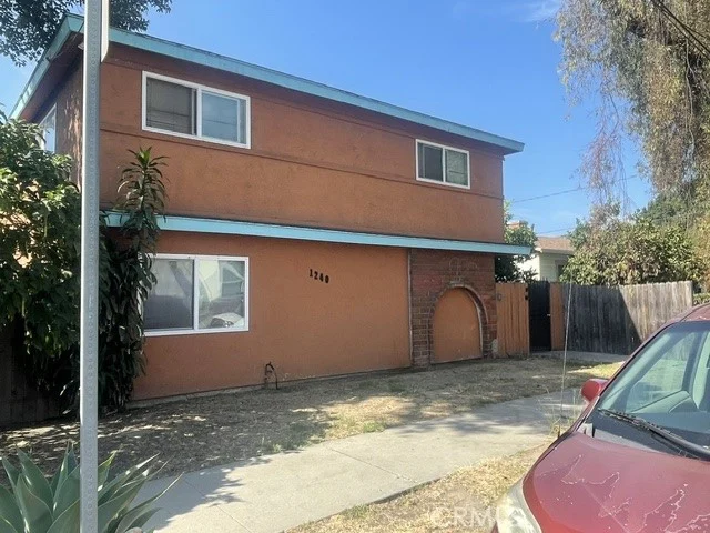 1240 W 19th photo 2