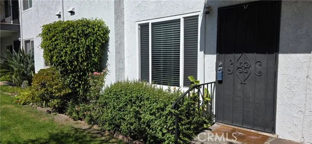 1057 E Appleton photo 3