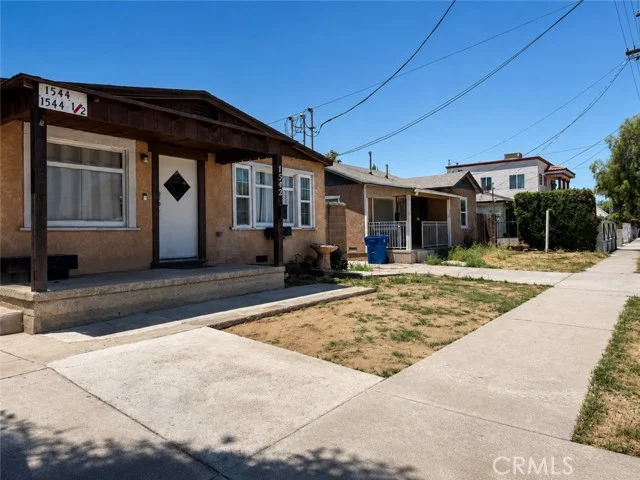1542 W 223rd photo 3