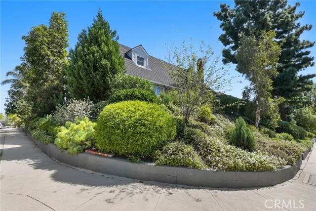 11380 Reseda photo 5