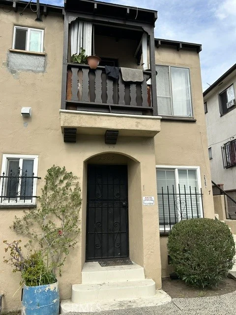 2507 W 4th photo 2