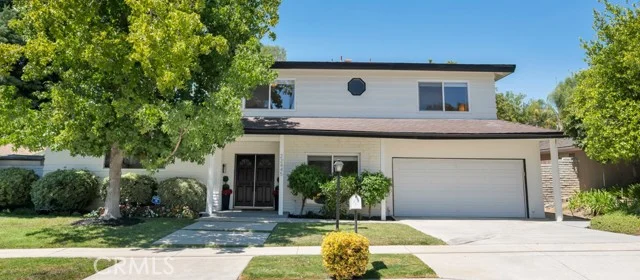 22445 Dardenne, Calabasas