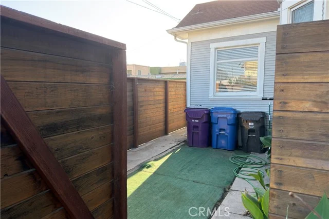 421 Almond Avenue photo 2