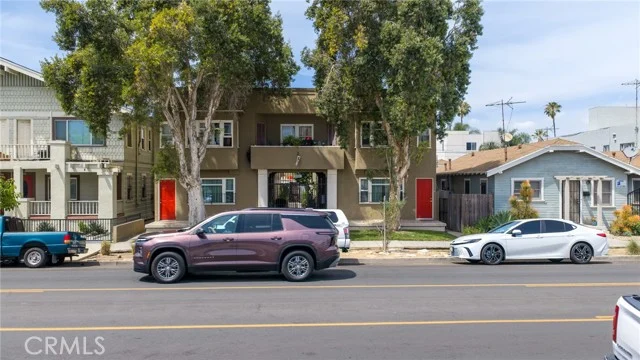 1111 Pine Avenue photo 3