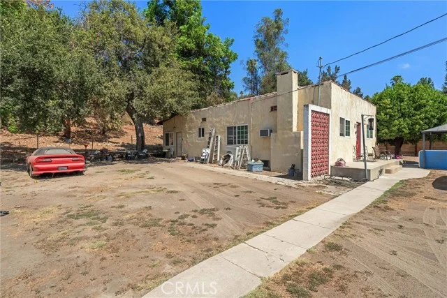 545 N Avenue 67 photo 3