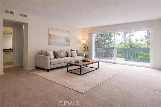 424 N Bellflower #101 photo 4