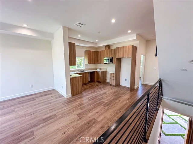 2840 Wellington Road photo 3