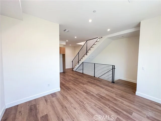 2840 Wellington Road photo 4
