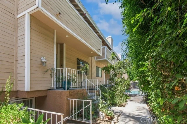5340 Wilkinson Avenue #5 photo 2