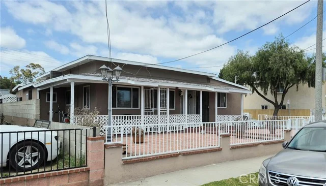 3661 Seabright Avenue photo 3