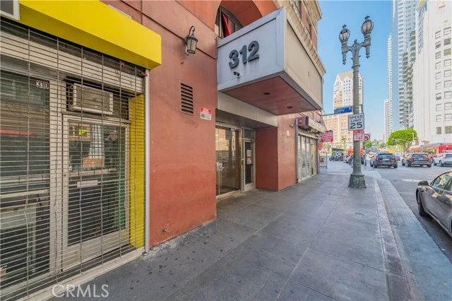 312 W 5th Street #304 photo 3