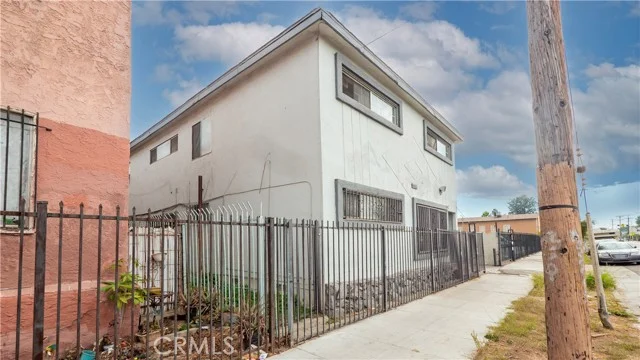 5110 Compton Avenue photo 2