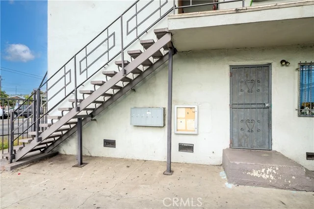 5110 Compton Avenue photo 4