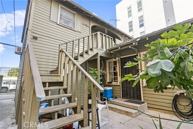 1757 Long Beach photo 5
