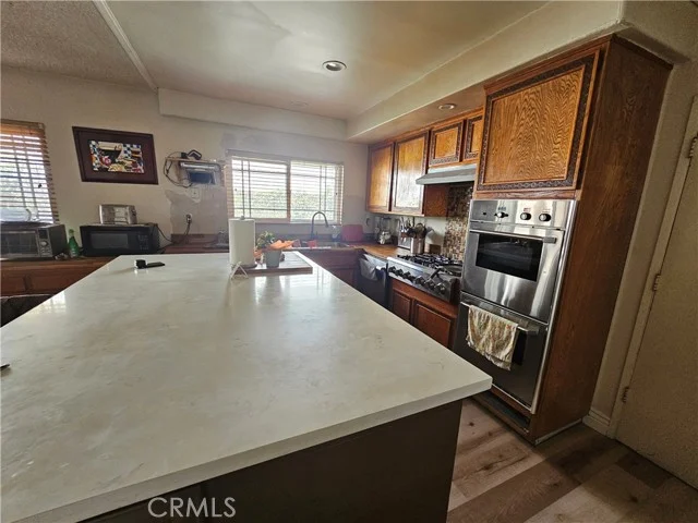 7349 Zombar photo 2