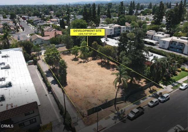 5808 Etiwanda Avenue, Los Angeles