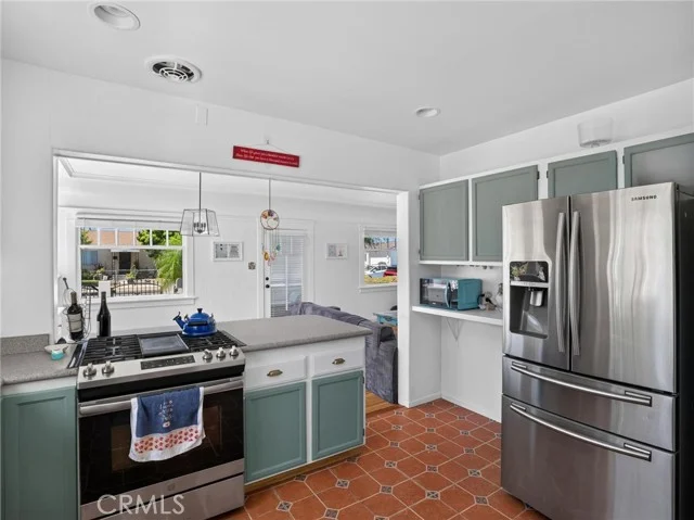 14828 Grevillea Avenue photo 4