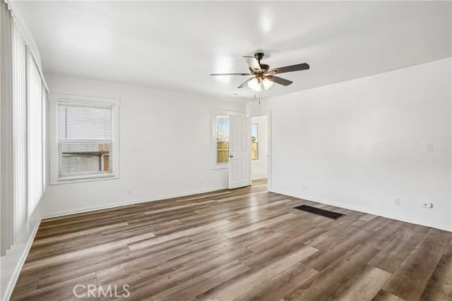 1341 Stanley Avenue photo 3