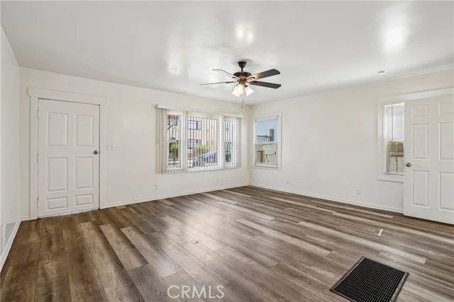 1341 Stanley Avenue photo 4