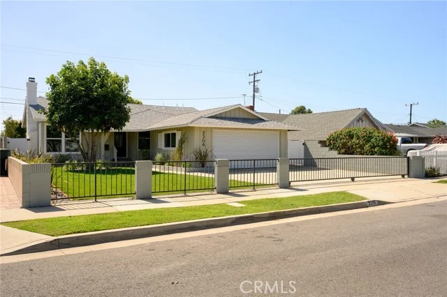2306 W 180th St, Torrance