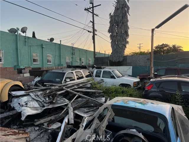 10305 S Normandie photo 3