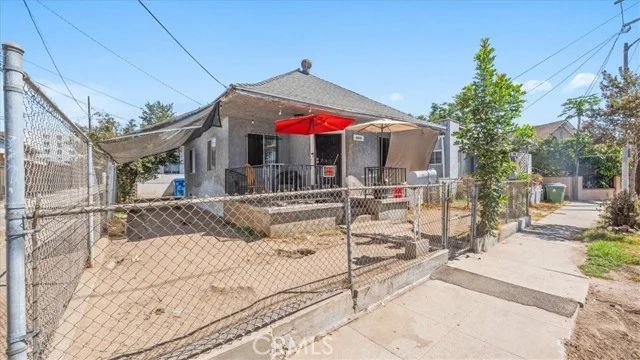 1815 E 3rd photo 2