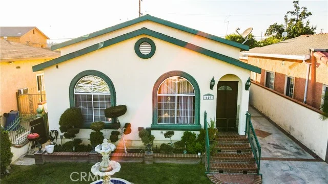 649 S Vancouver Avenue photo 1