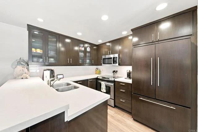 9126 Marina Pacifica Drive N photo 2