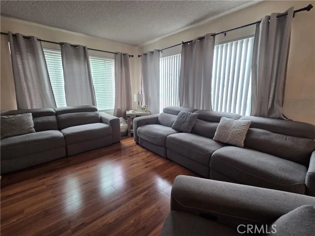 1109 W 24th Street photo 2