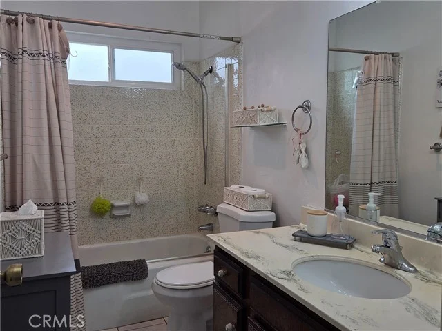 1109 W 24th Street photo 5