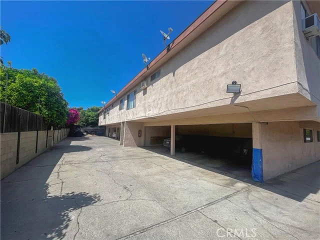 6535 Fulton photo 4