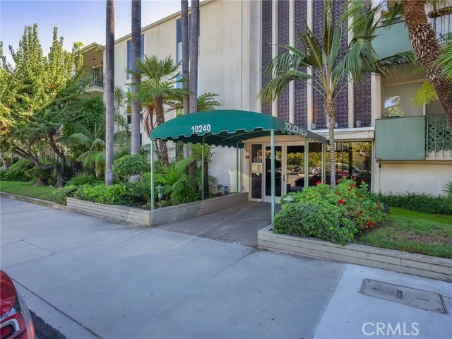 10240 Camarillo Street #208 photo 1