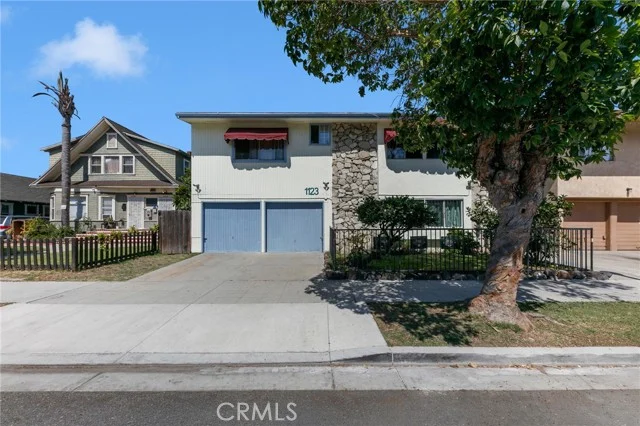 1123 Cedar photo 2
