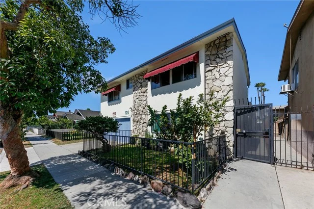 1123 Cedar photo 3