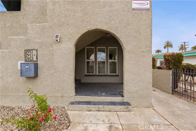 2911 S Palm Grove Avenue photo 5