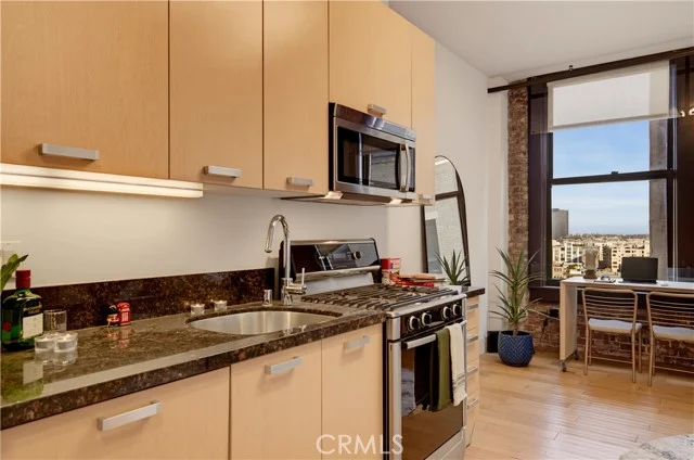 460 S Spring #1008 photo 3
