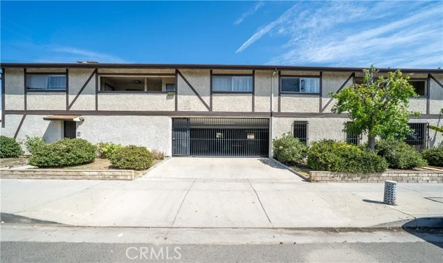 6003 Craner Avenue photo 4