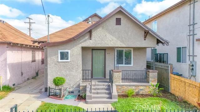 975 E 43rd photo 4